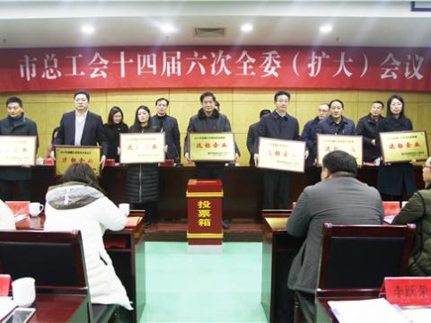 ������ʱ����ϲ�����С��Ͷ���ϵЭ����ҵ��