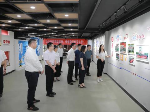 ��ʡί�������ӭ����������ʱ���ŵ��й���������