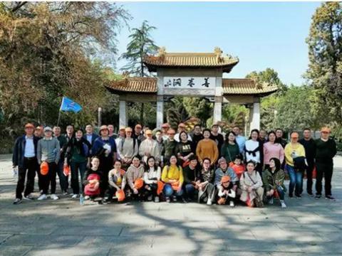 �ж����� һ�����У�������ʱ����������֯Ա������������